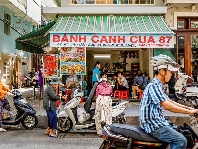 Explore District 1 Saigon Crab Thick Noodle Soup