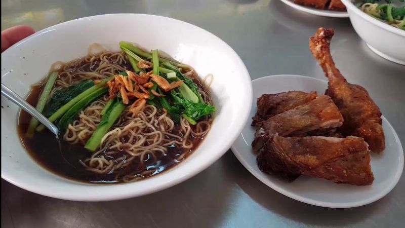 Mì vịt tiềm Sài Gòn