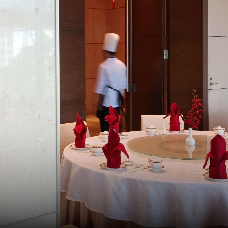 Bàn tiệc phòng VIP biệt lập nhà hàng tiếp khách có phòng riêng