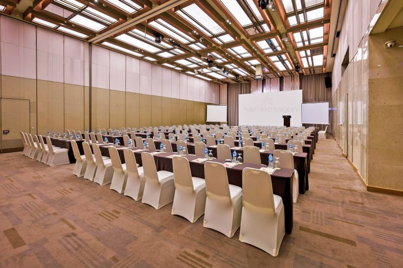 Không gian Origami Ballroom tại Hotel Nikko Saigon được setup cho hội thảo